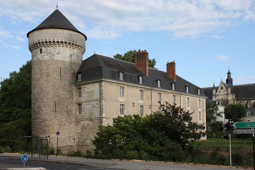 chateau-tours-guillaume-piolle