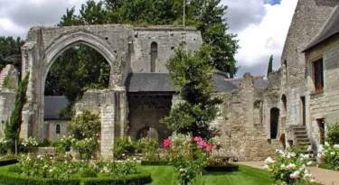 prieure-saint-cosme-la-riche-my-loire-valley