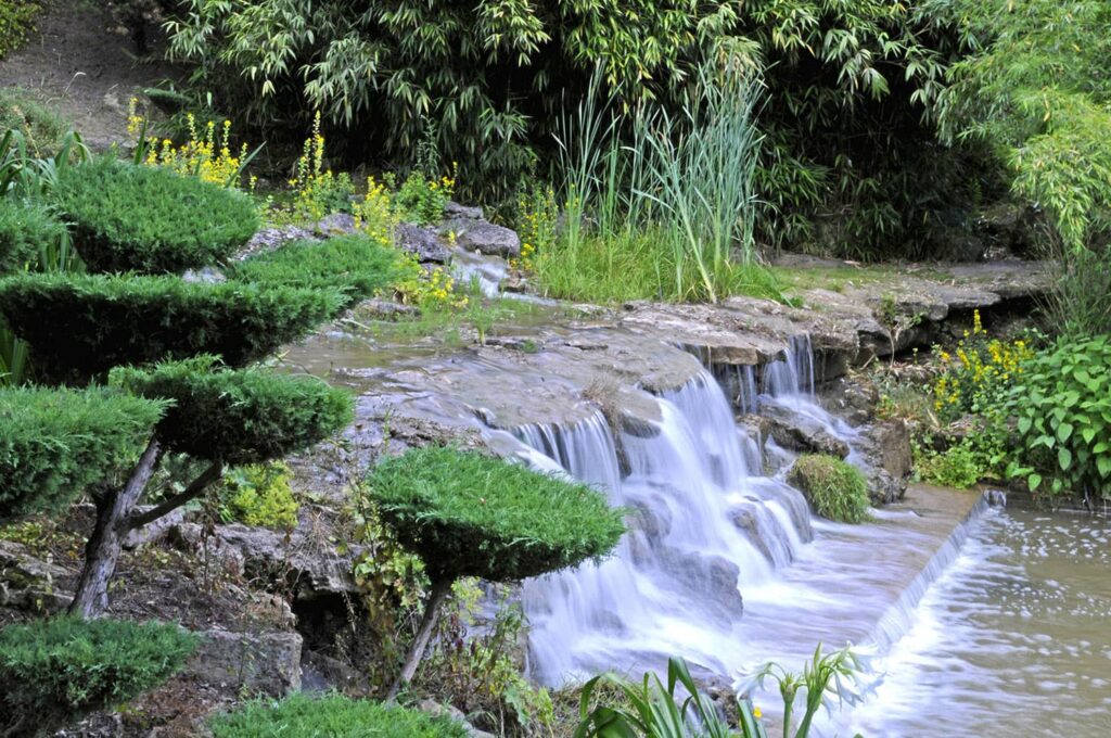 jardins-secrets-cher-parc-floral-apremont-sur-allier-berry-cascade-Yoann-Rousset