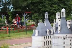 parc-mini-chateaux-amboise-maquettes-val-de-loire-chambord-mini-galop