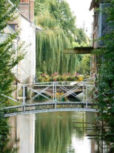 passerelle_quartier_pecherie © OT AME