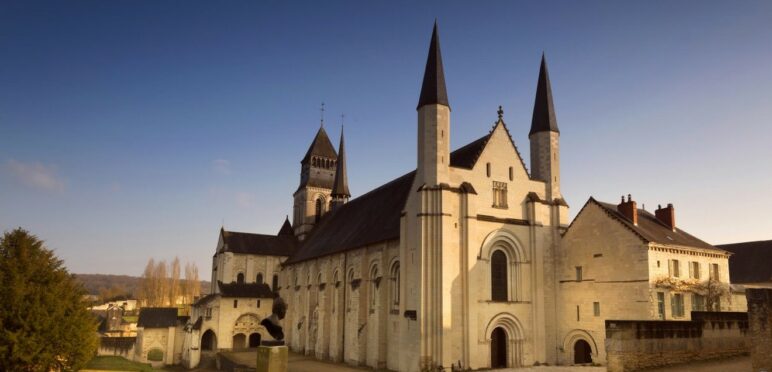 abbaye-royale-de-fontevraud-eglise-leonard-de-serres