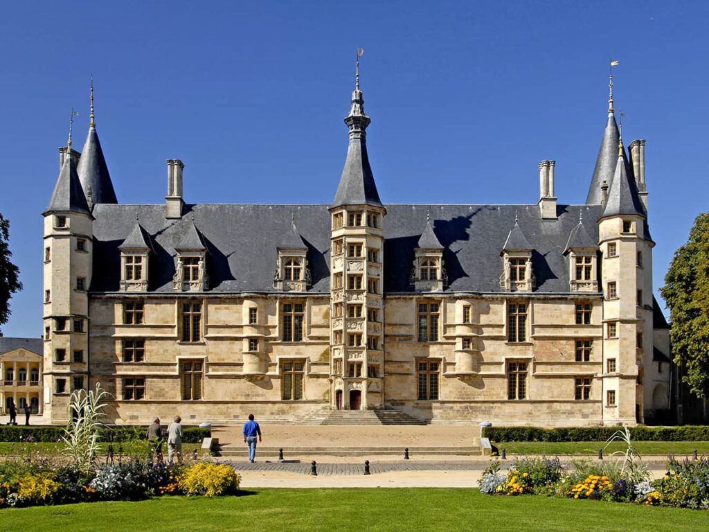 Palais ducal de Nevers