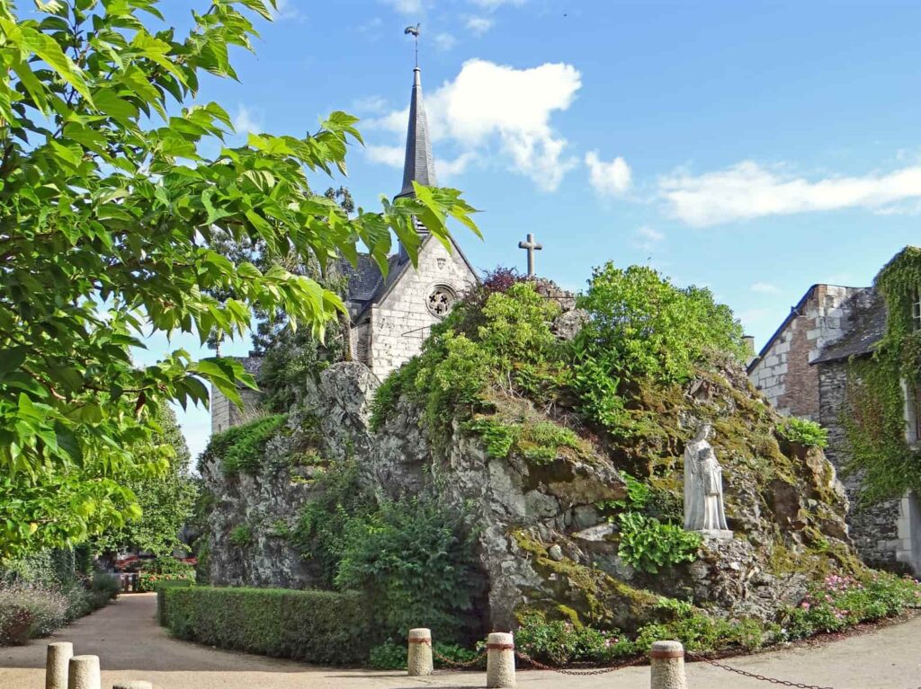 L'église_Notre-Dame_de_Béhuard - Jean-Pierre Dalbéra cc - My loire Valley