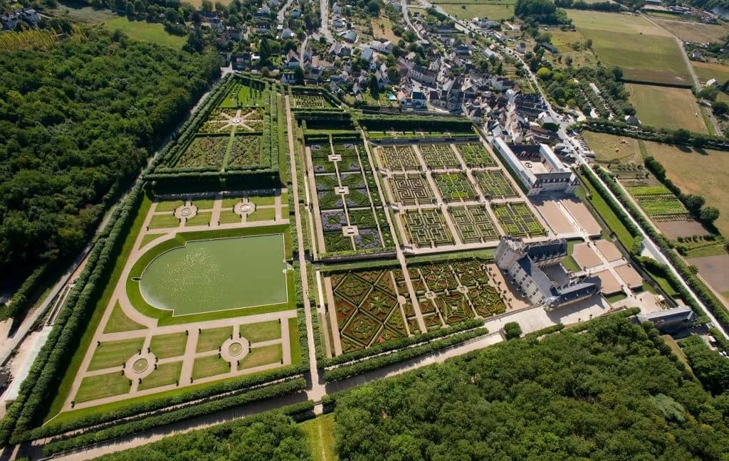 chateau-jardins-villandry-vue-aerienne-1024x681