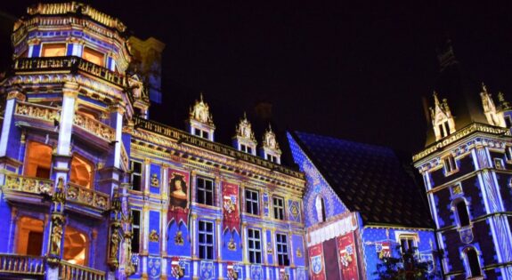 Son et Lumière du château royal de Blois par Michel Taffu