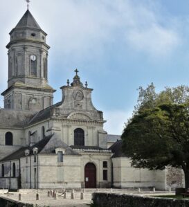 Abbatiale Saint-Florent-le-Vieil par Gllawm