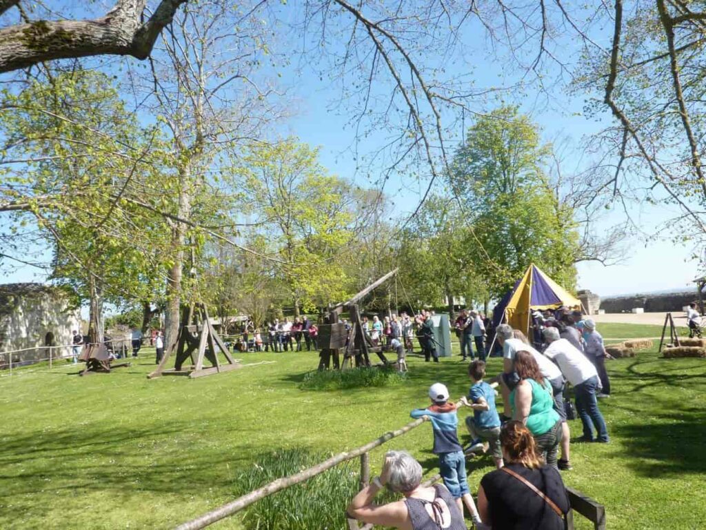 Animation l'armée du roi à la forteresse de Chinon