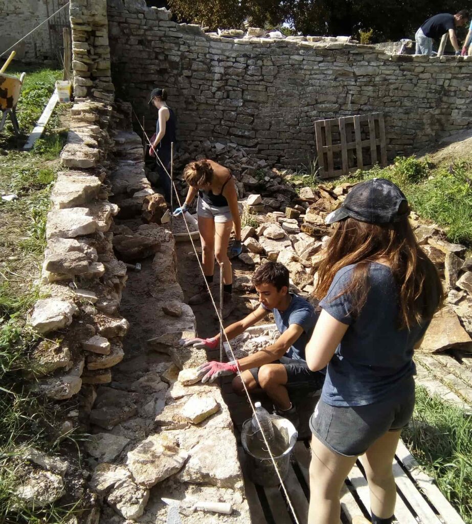 Le château de villars (c) chantier rempart