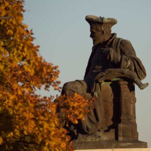 Statue de François Rabelais, Chinon