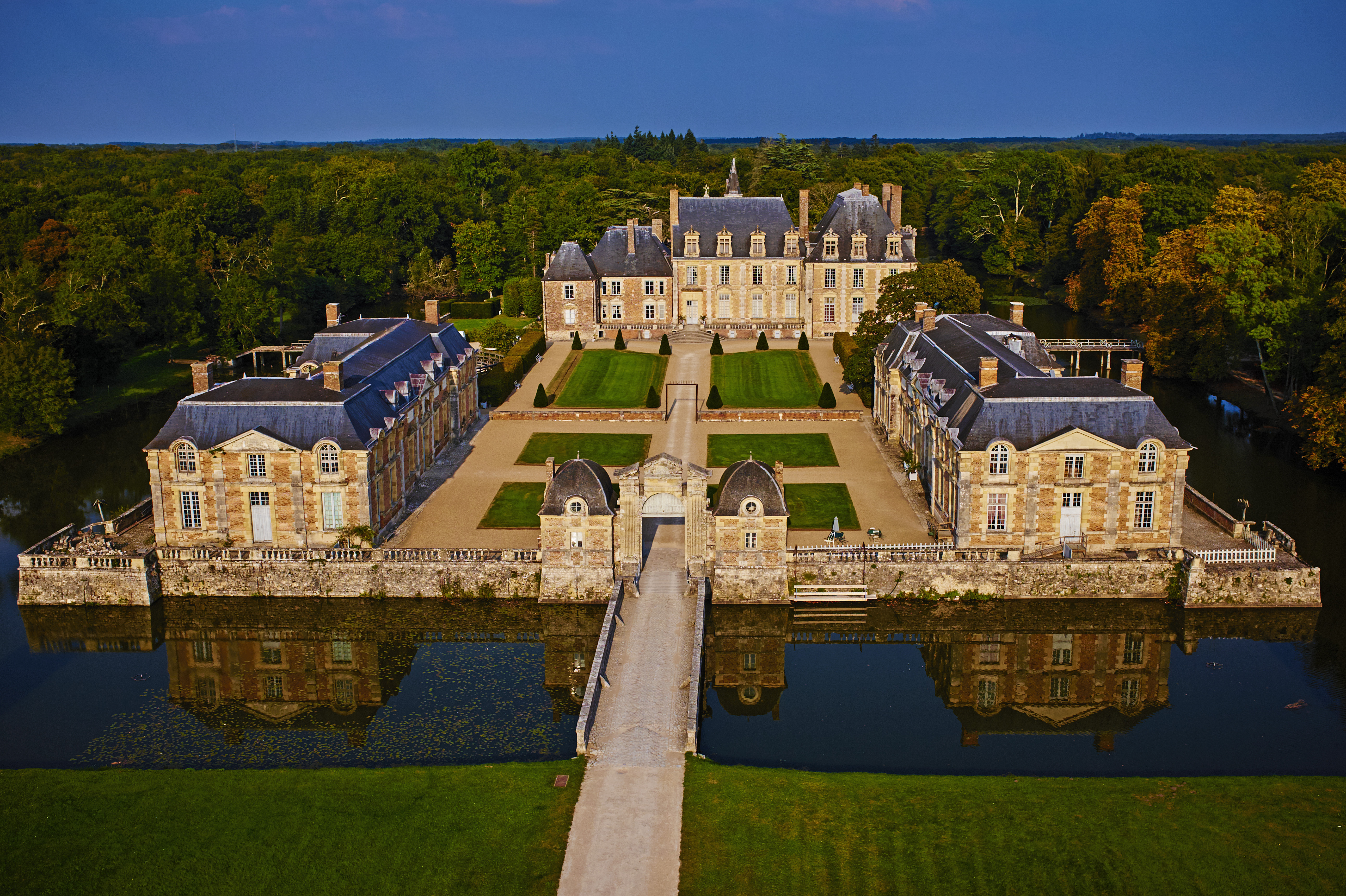 La ferté vu château face drone