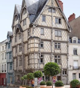 maison adam angers