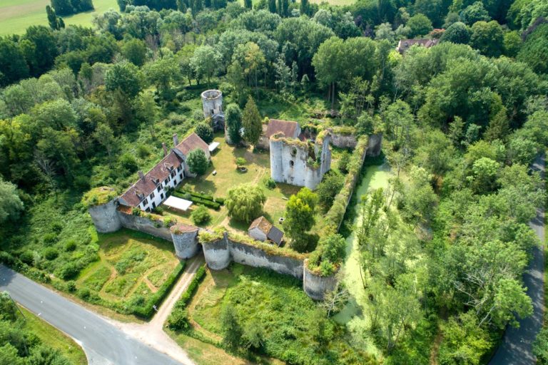 Château de Mez-le-Maréchal dans le Loiret