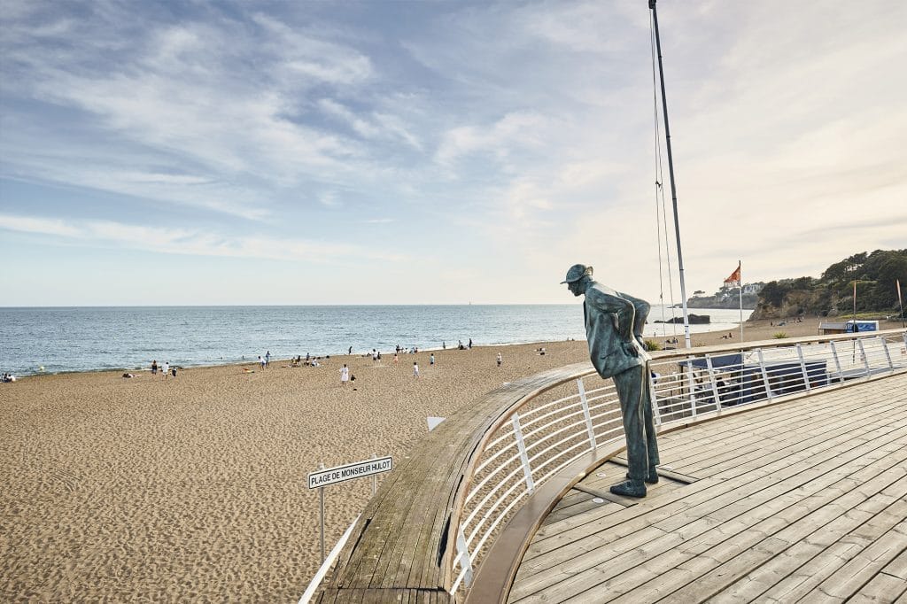 Statue de Monsieur Hulot, Saint-Marc-sur-Mer