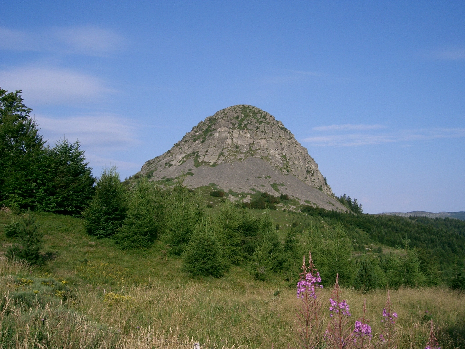 mont gerbier de jonc (cc) wikimedia commons