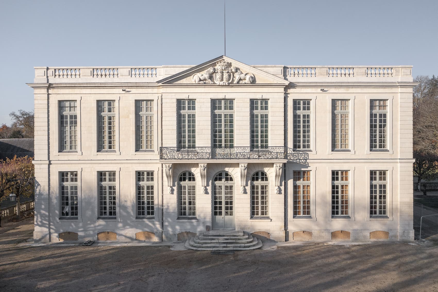 Château de Bouges, façade sur cour après restauration © Yann Monel - CMN