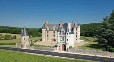 châtelet du château de montpoupon