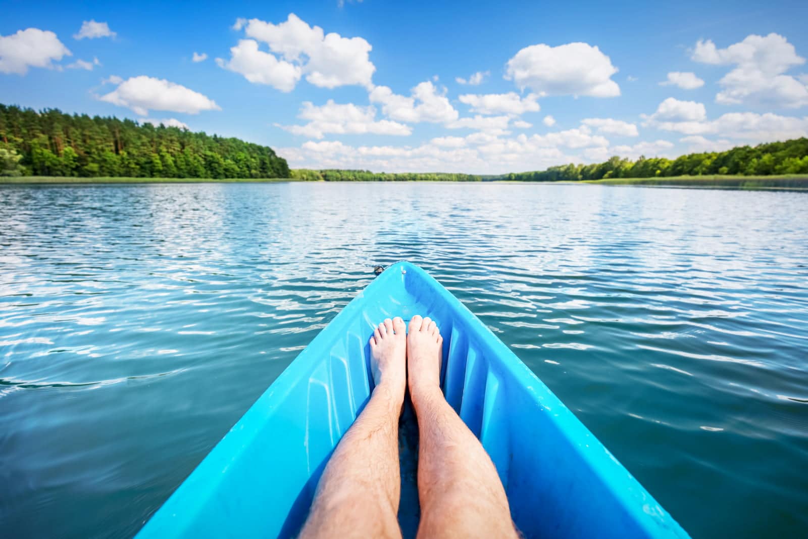 Canoë sur un lac