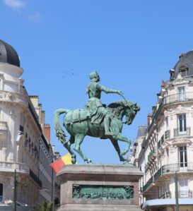 La place du Martroi à Orléans