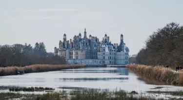 Que faire pendant les vacances d'hiver en Val de Loire ? Château de Chambord enneigé