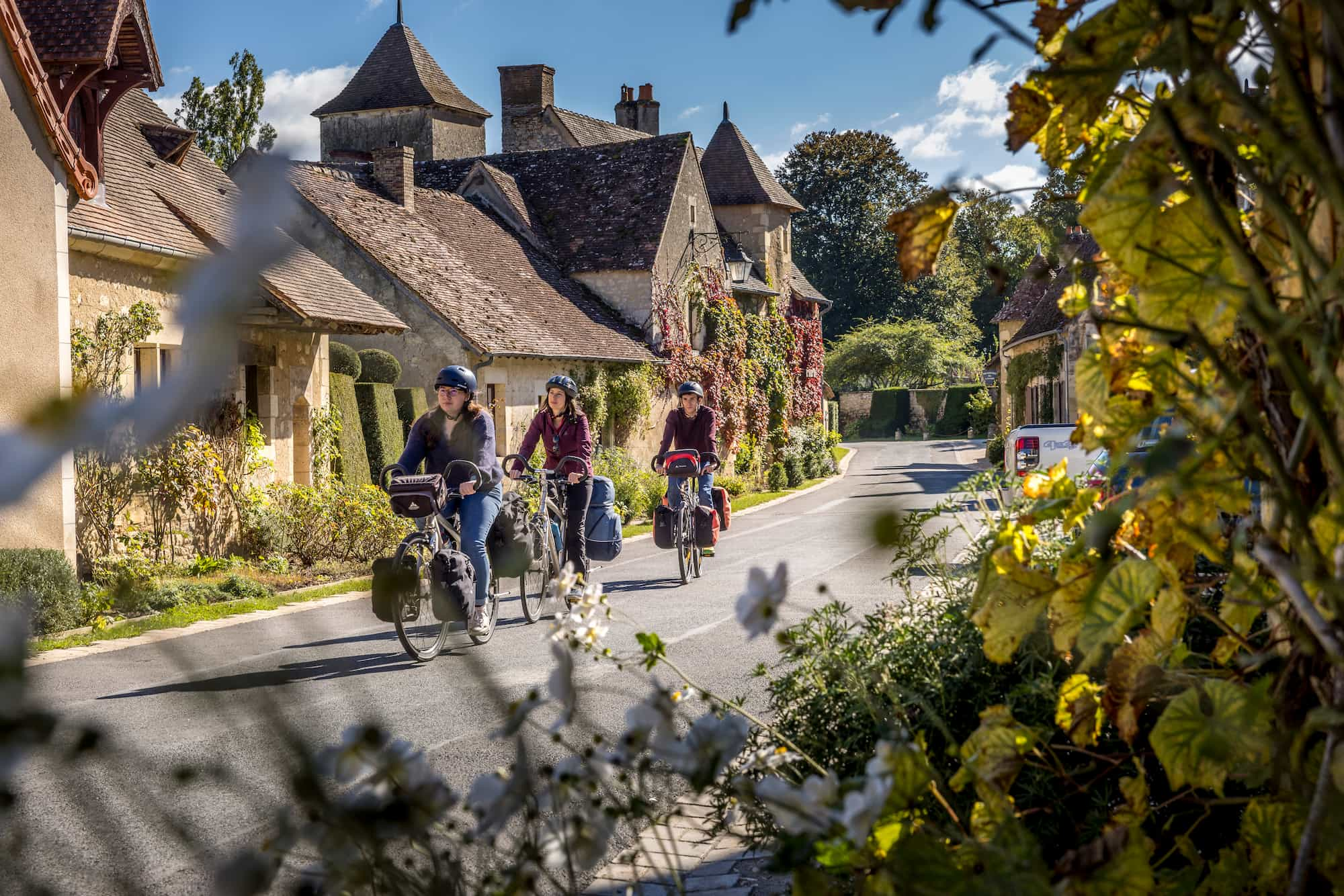 Village d'Apremont-sur-Allier à vélo