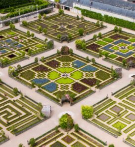 jardins-chateau-de-Villandry-vue-drone-My-Loire-Valley