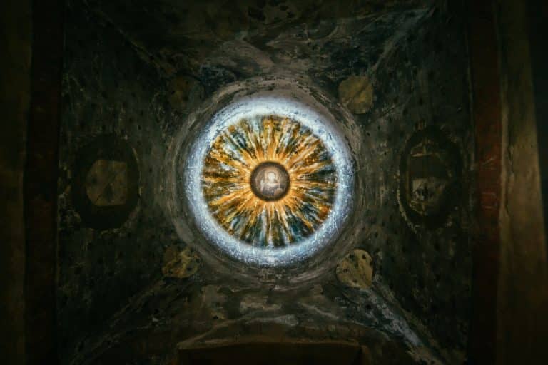 L’œil de Dieu à l'exposition permanente du château de Beaugency